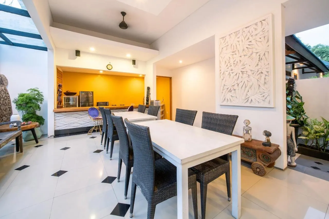 Little Boutique Hotel 102 - 30M From Beach Canggu  0*, Canggu (Bali)